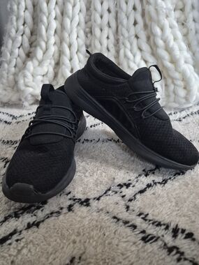 Black Lightweight Knit Athletic Sneakers